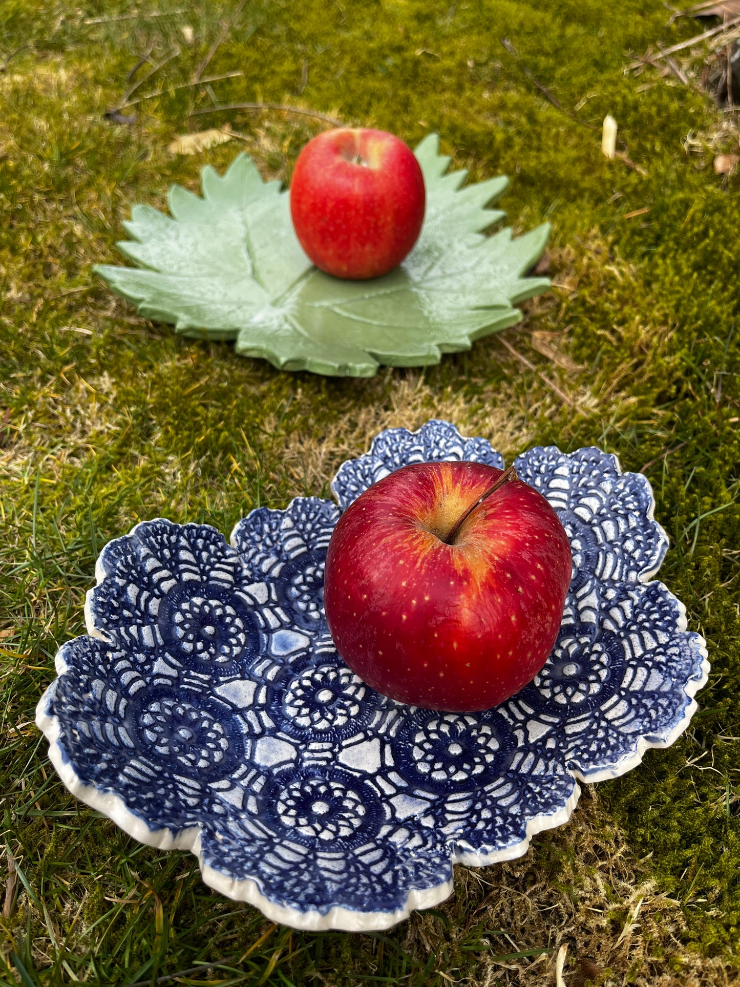 Oval skål – blå blomster